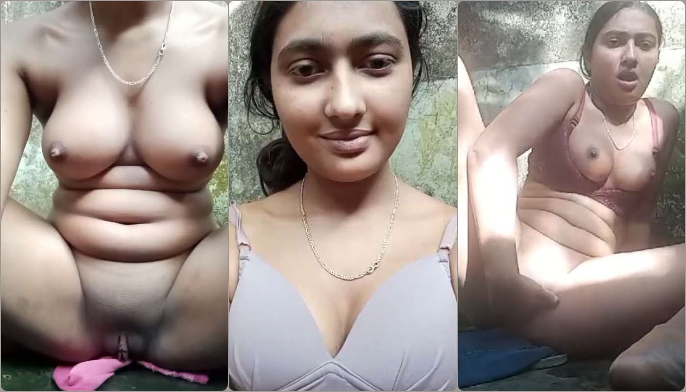 Beautiful Horny Gf Showing And Fingering Asshole