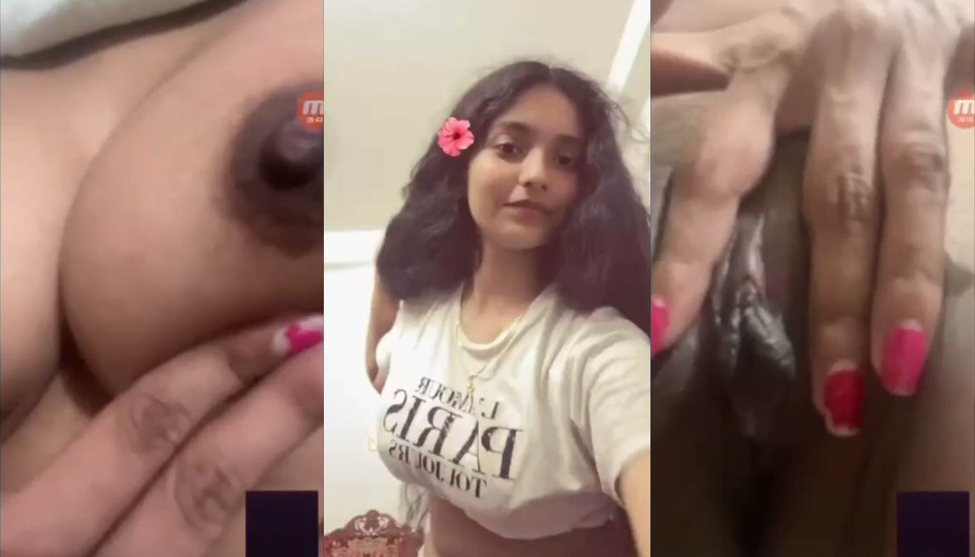 Beautiful Sexy Gf Showing Boobs